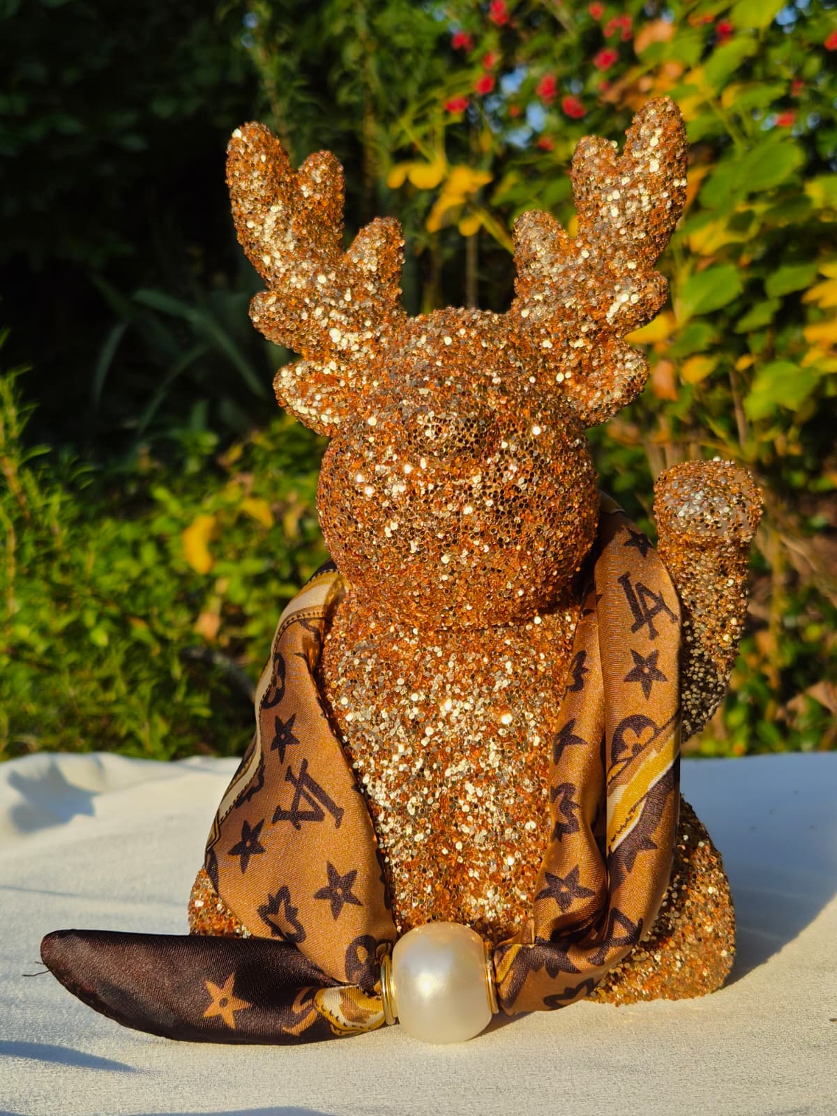 Magic Glitter Rentier – winkende Dekofigur, 21 cm