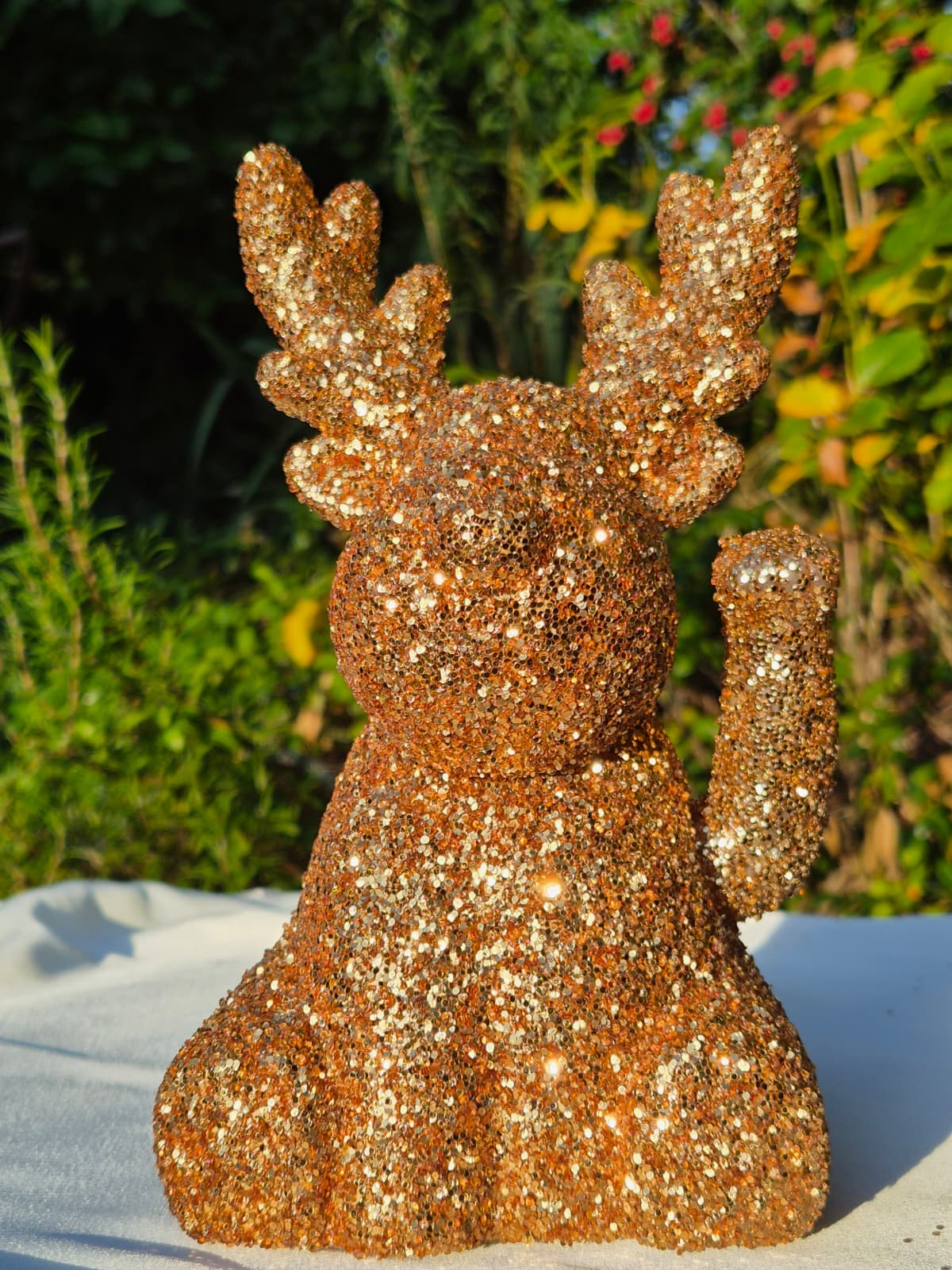 Magic Glitter Rentier – winkende Dekofigur, 21 cm